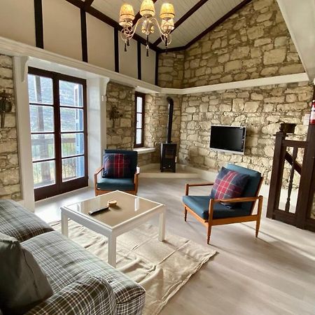Leonys House By Trulycyprus Villa Dhoros Bagian luar foto